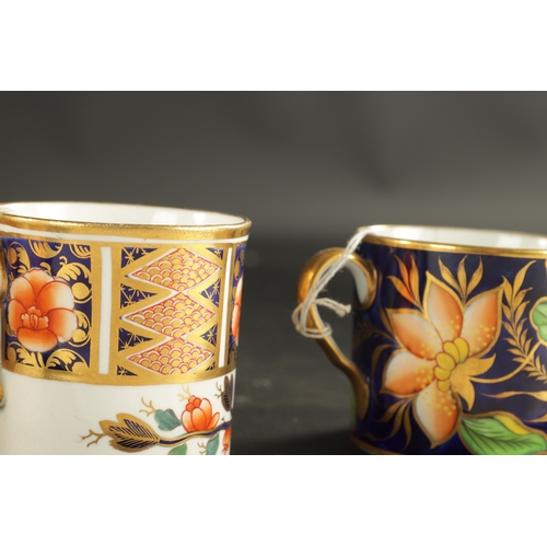 211 - A COLLECTION OF FOUR ENGLISH PORCELAIN COMPRISING A NEW HALL COFFEE CAN CIRCA 1800, A COALPORT COFFE... 