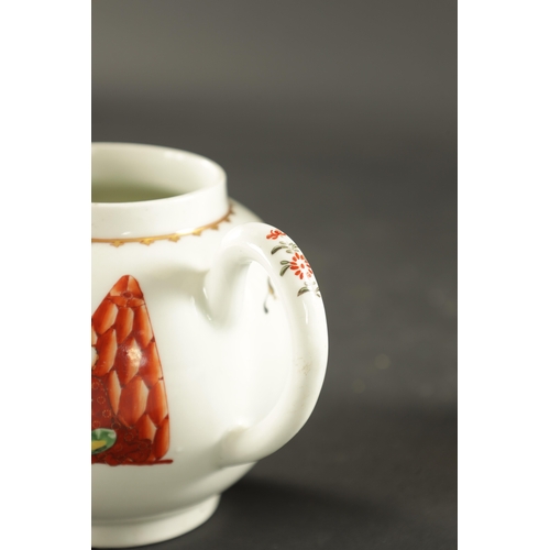 280 - A MID 18TH CENTURY WORCESTER PORCELAIN TEAPOT painted with a Pu Tai pattern (14cm high)