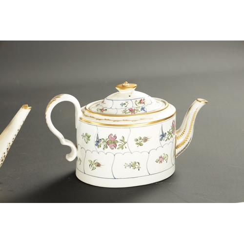 289 - THREE LATE 18TH CENTURY ENGLISH PORCELAIN TEAPOTS AND TWO PEARLWARE COFFEE POTS (28cm high and small... 