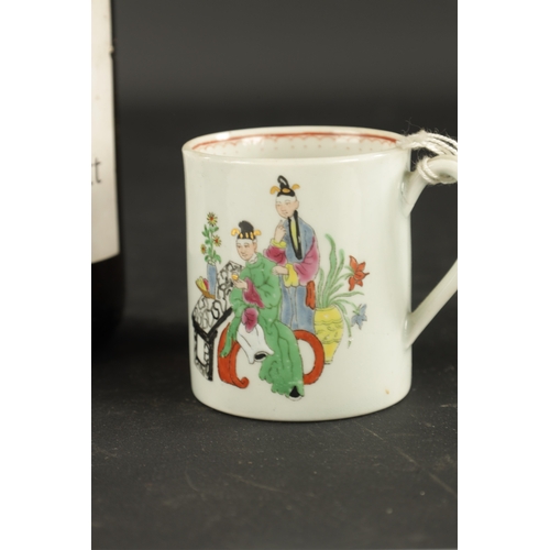 307 - A WORCESTER PORCELAIN COFFEE CAN PRINTED AND PAINTED WITH CHINESE FIGURES TOGETHER WITH A FLUTED COF... 