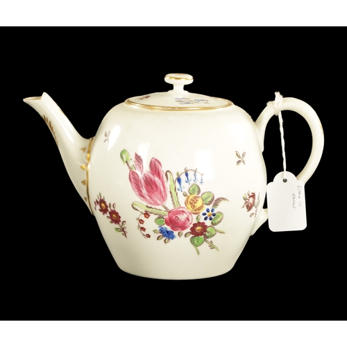 317 - A LATE 18TH CENTURY WORCESTER PORCELAIN TEAPOT painted with flowers (13cm high)