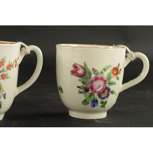 318 - A COLLECTION OF FIVE WORCESTER PORCELAIN COFFEE CUPS PAINTED WITH FLOWERS CIRCA 1775 (6.5cm high)