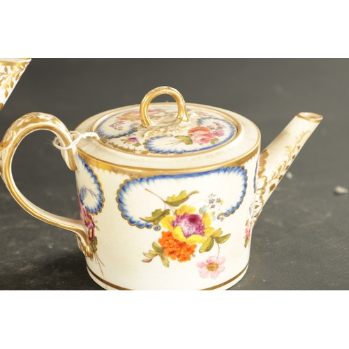 385 - A LATE 18TH CENTURY DERBY YELLOW GROUND TEAPOT AND A BARREL SHAPED TEAPOT CIRCA 1820 (27cm across an... 