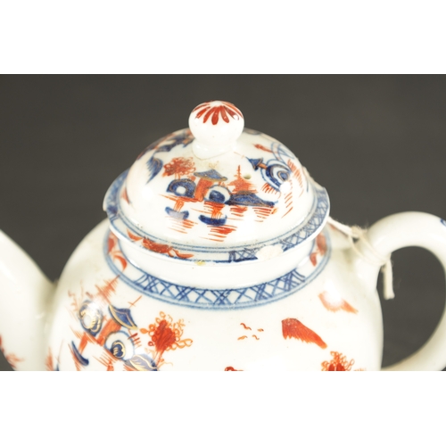 397 - A LATE 18TH CENTURY LOWESTOFT TEAPOT in imari style (14cm high)