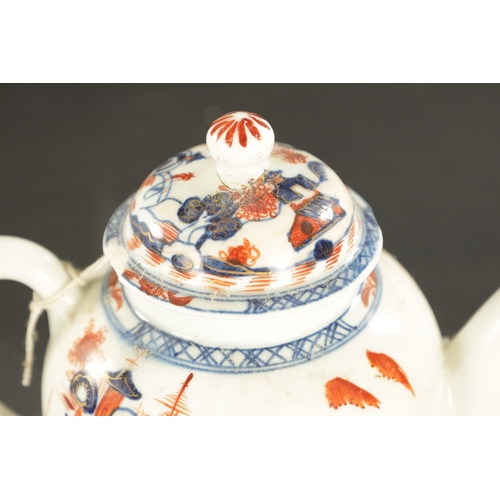 397 - A LATE 18TH CENTURY LOWESTOFT TEAPOT in imari style (14cm high)