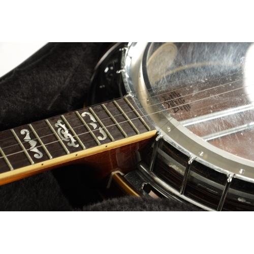 432 - A WASHBURN B18 FIVE STRING BANJO with rosewood fingerboard and fiddle back, with carrying case. (98c... 