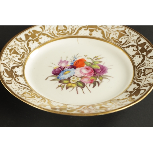 69 - A PAIR OF DERBY PORCELAIN PLATES PAINTED WITH SPRAYS OF FLOWERS CIRCA 1810 (22cm diameter)