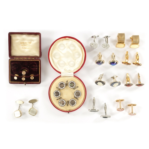 476 - A COLLECTION OF CUFFLINKS AND BUTTONS of various designs.