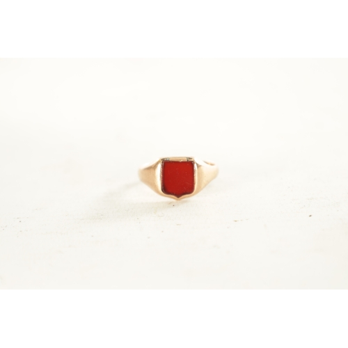 498 - A GENTLEMAN’S VINTAGE 15CT GOLD SARDONYX SIGNET RING AND A 9CT GOLD CARNELIAN SIGNET RING the total ... 