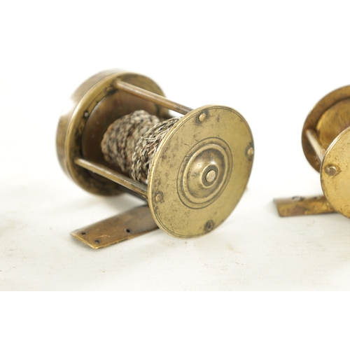 591 - A COLLECTION OF FIVE 19TH CENTURY MULTIPLYING FISHING REELS with horn and bone handles. (5)