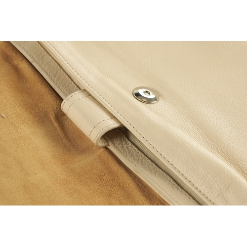 673 - A MULBERRY CREAM LEATHER DARIA SHOULDER BAG with brown dust cover