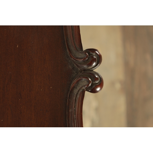 853 - A 19TH CENTURY MAHOGANY IRISH STYLE TILT-TOP TABLE with a shaped moulded edge top above, bulbous tur... 