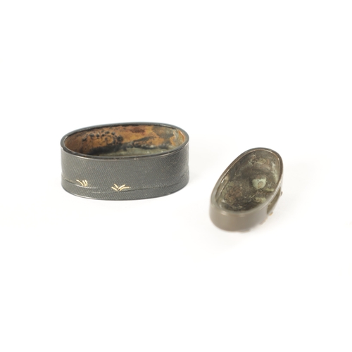 189 - A FINE EDO PERIOD JAPANESE MIXED METAL AND BRONZE FUCHI KASHIRA (4cm wide )