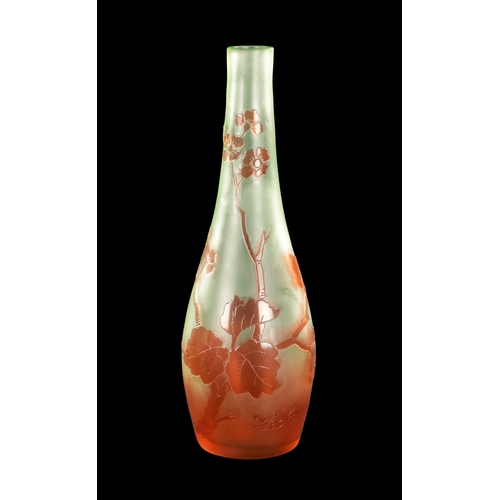 22 - AN EARLY 20TH-CENTURY CAMEO GLASS VASE BY FRITZ HECKERT with slender neck edge decorated in flowerin... 