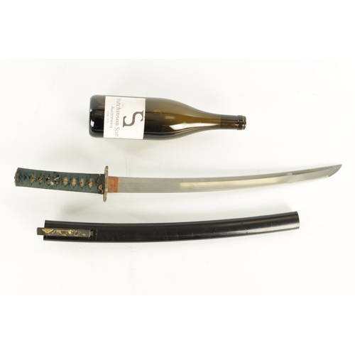 286 - A GOOD QUALITY JAPANESE WAKIZASHI SWORD AND KODZUKA, having a slightly curved steel blade with red p... 