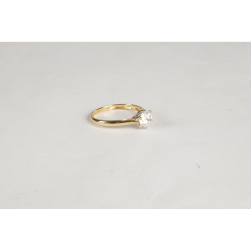 300 - A LADIES 18CT YELLOW GOLD SOLITAIRE DIAMOND RING, having a 1ct brilliant cut diamond, total weight a... 