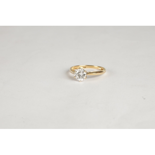 300 - A LADIES 18CT YELLOW GOLD SOLITAIRE DIAMOND RING, having a 1ct brilliant cut diamond, total weight a... 