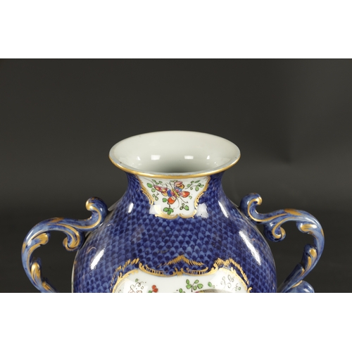 57 - A LATE 19TH CENTURY FIRST PERIOD WORCESTER TYPE TWO-HANDLED SHOULDERED VASE AND COVER - PROBABLY SAM... 