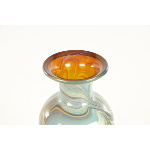 8 - AN EARLY VENETIAN CALCEDONIO COLOURED GLASS VASE mounted on a later gilt metal base (23cm high )