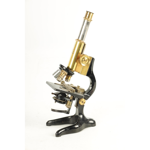 560 - A 20TH CENTURY E. LEITZ WETZLAR MONOCULAR MICROSCOPE NUMBER 190500 the brass and blackened frame of ... 