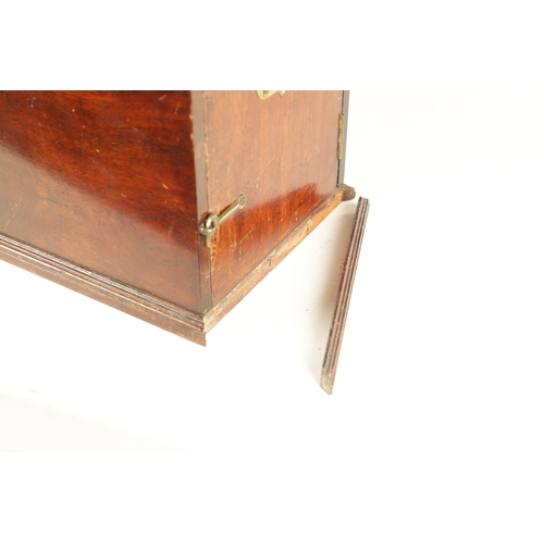 564 - A GEORGE II MAHOGANY APOTHECARY BOX (29cm wide 21cm deep 32cm high )