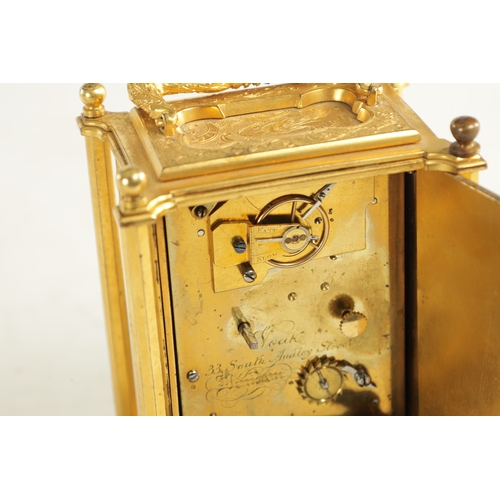 1104 - VOAK, LONDON. A MID 19TH CENTURY GILT ENGRAVED ENGLISH FUSEE CARRIAGE CLOCK, the case with octagonal... 