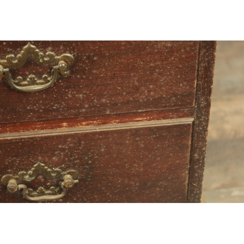 1287 - A GEORGE II MAHOGANY BACHELORS CHEST with pull-out loppers and four graduated drawers fitted with or... 