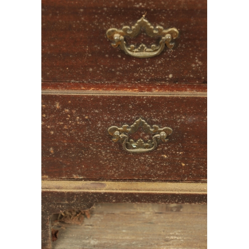 1287 - A GEORGE II MAHOGANY BACHELORS CHEST with pull-out loppers and four graduated drawers fitted with or... 