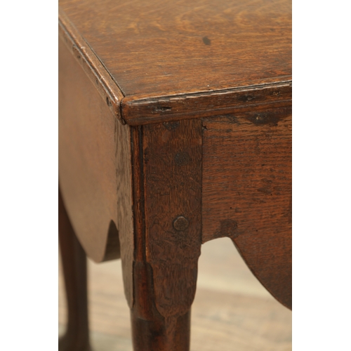 1379 - AN 18TH CENTURY OAK CLOSE STOOL with a hinged top above tapering turned legs with pad feet (42cm squ... 