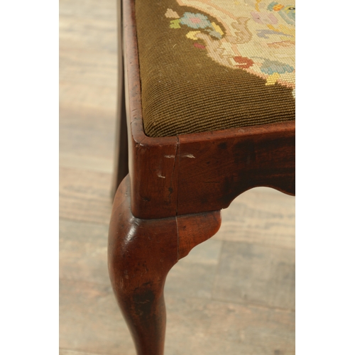 1381 - A GOOD GEORGE II WALNUT SIDE CHAIR with a shaped back having vase shaped back splat, drop-in tapestr... 