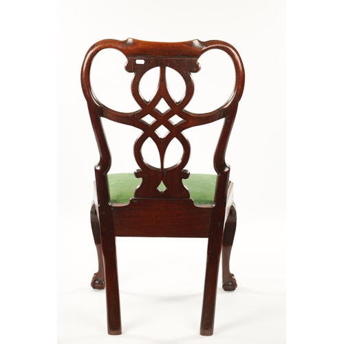 1386 - A MID 18TH CENTURY WALNUT SIDE CHAIR IN THE MANNER OF ROBERT MAINWARING the shaped interlaced scroll... 