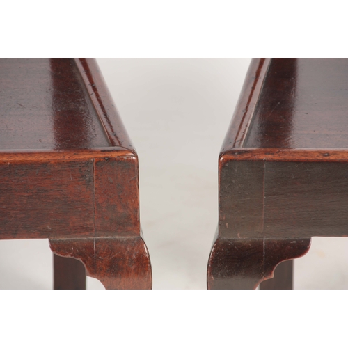 1392 - A GOOD PAIR OF EARLY 18TH CENTURY WALNUT SIDE CHAIRS of superb colour and patina, having shaped back... 