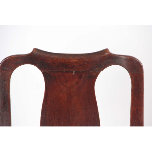 1392 - A GOOD PAIR OF EARLY 18TH CENTURY WALNUT SIDE CHAIRS of superb colour and patina, having shaped back... 