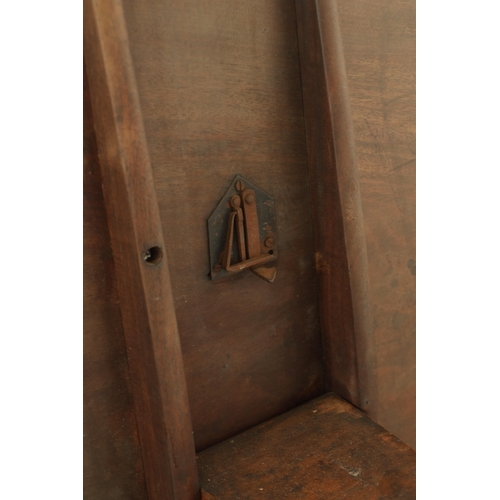 1422 - A GEORGE III MAHOGANY TILT-TOP TABLE with one piece pie crust top above a tapering stem with cabriol... 