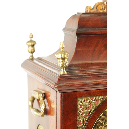 991 - JOHN GILBERTSON, RIPPON (RIPON). A GEORGE III FIGURED MAHOGANY QUARTER CHIMING VERGE BRACKET CLOCK, ... 