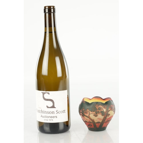 17 - AN EARLY 20TH CENTURY DEVEZ CAMEO GLASS VASE, of bulbous form with crimped rim, decorated with a mou... 