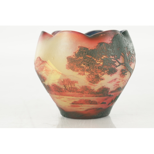 17 - AN EARLY 20TH CENTURY DEVEZ CAMEO GLASS VASE, of bulbous form with crimped rim, decorated with a mou... 