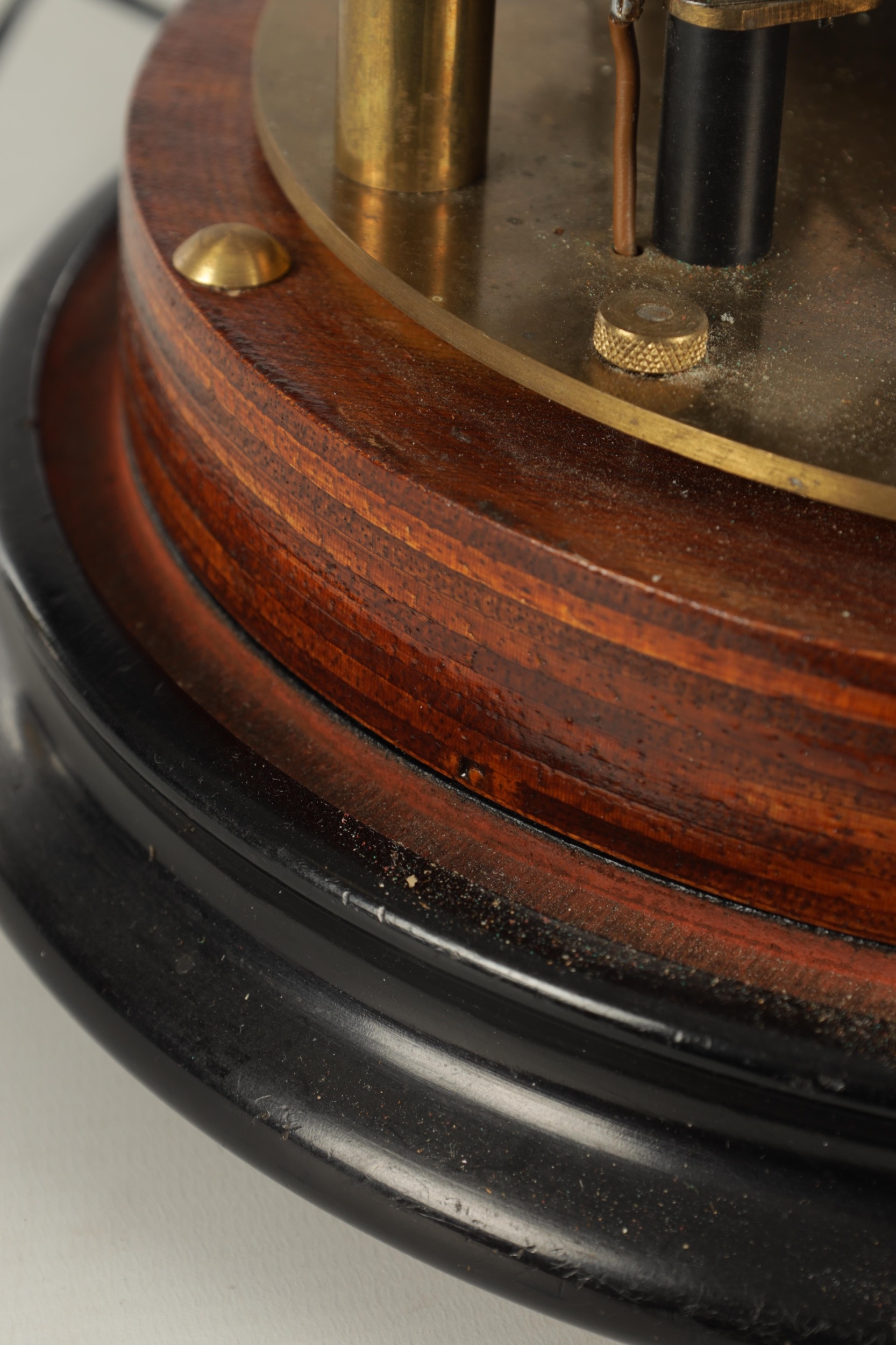 A 20TH CENTURY MURDAY-REASON TYPE ELECTRIC CLOCK The perspex dial with ...