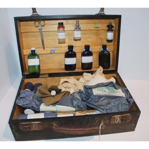 376 - A cased medical set