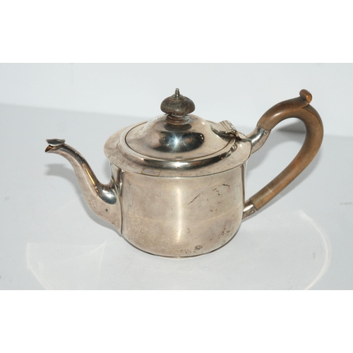 727 - A silver teapot, London 1909, 11cm high, 327 grams