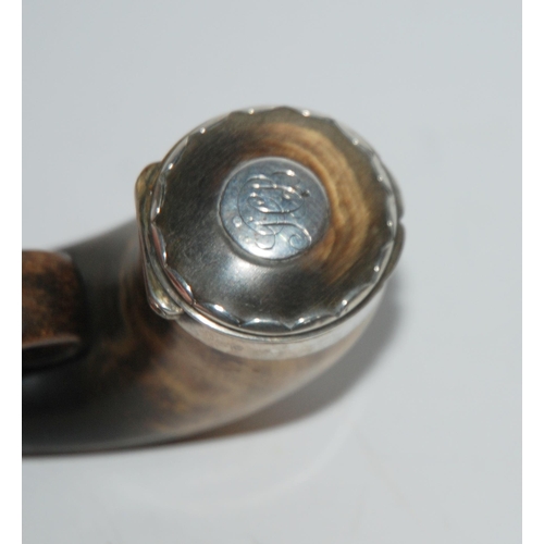 785 - A silver-mounted ram's horn snuff mull, the hinged cover monogrammed, 