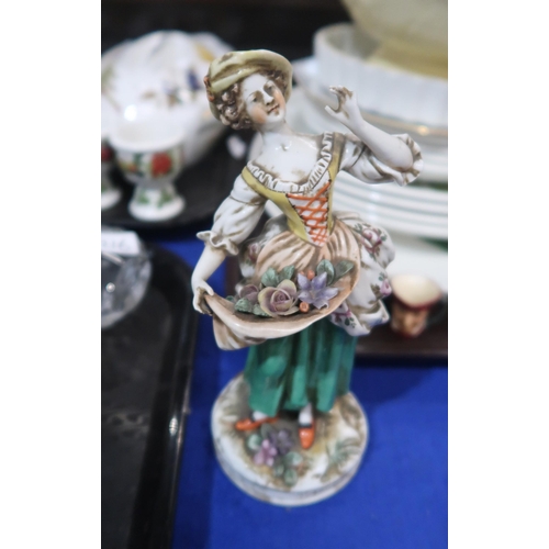 216 - **PLEASE NOTE THE PORCELAIN FIGURE OF A LADY IS WITHDRAWN FROM THIS LOT** A lot comprising Royal Wor... 