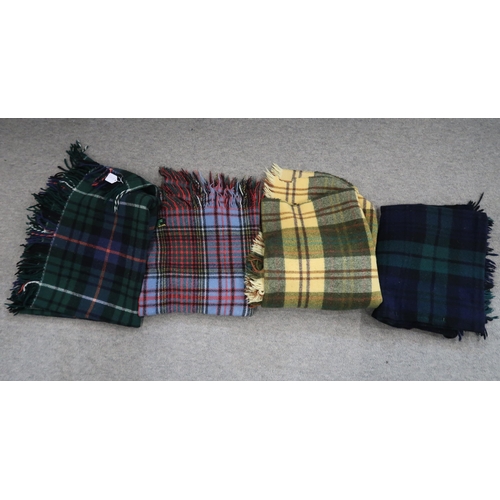 298 - A selection of modern tartan travel blankets (7)