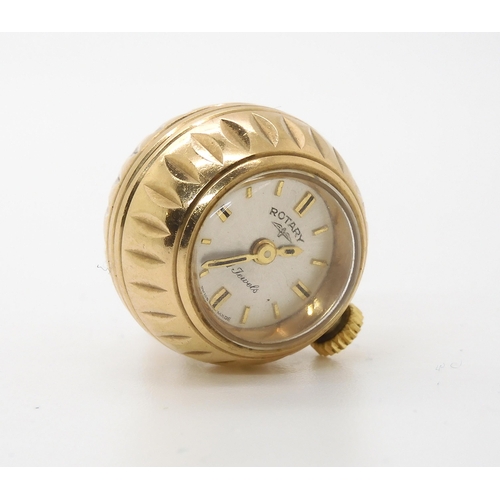 521 - A 9ct gold ladies Rotary pendant watch, diameter 19mm, weight including mechanism 9gms