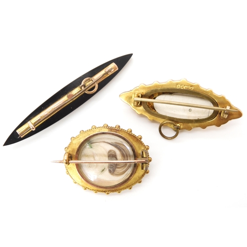 599 - A 9ct gold and rose cut diamond brooch, weight 4gms, together with a yellow metal and pearl locket b... 