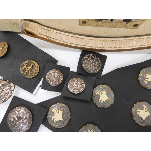 687 - A collection of buttons, to include silver examples by Spurrier & Co & Synyer & Beddoes