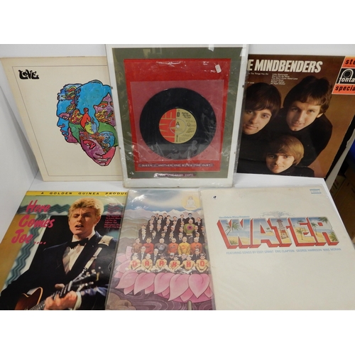 483 - A lot os vinyl LP records with examples by George Harrison, The Kinks, David Bowie, James Taylor, Th... 