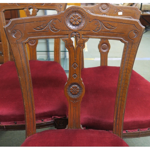 124 - A lot of five Victorian oak dining chairs (5)