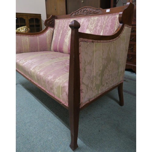 139 - A Victorian mahogany framed arts & crafts two seater settee, 91cm high x 125cm wide x 70cm deep