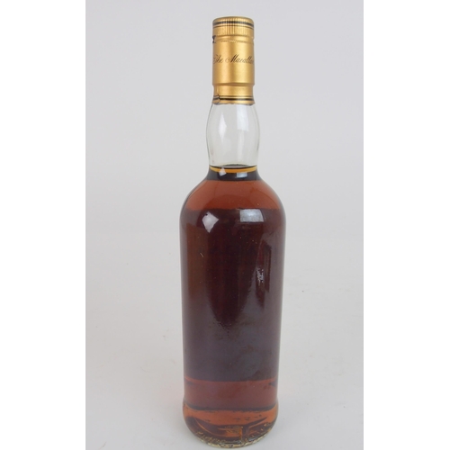 606 - A BOTTLE OF MACALLAN 25 YEAR OLD MALT WHISKYdistilled 1962, bottled 1987, in wooden presentation cas... 